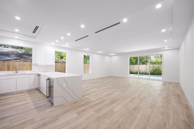 Foto del edificio - 3164 Plaza St