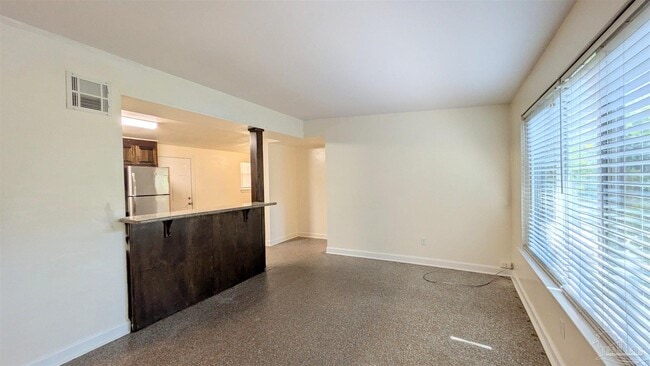 Building Photo - 2120 Curry Cir