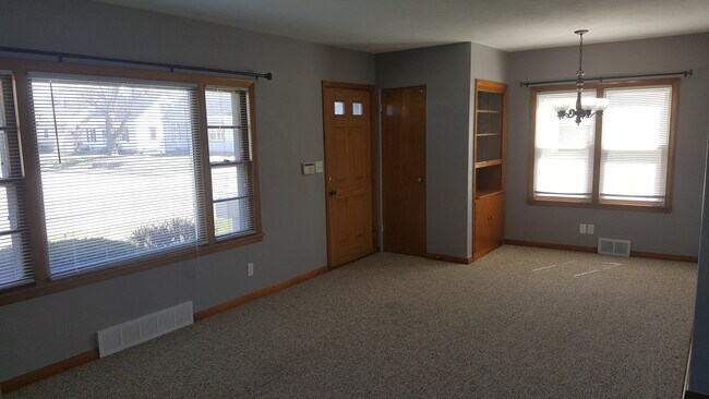 Foto del edificio - 2034 N Lincoln Ave