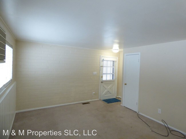 Building Photo - 115 S St