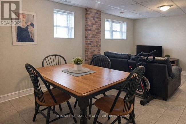 Building Photo - 86 Gilchrist Ave