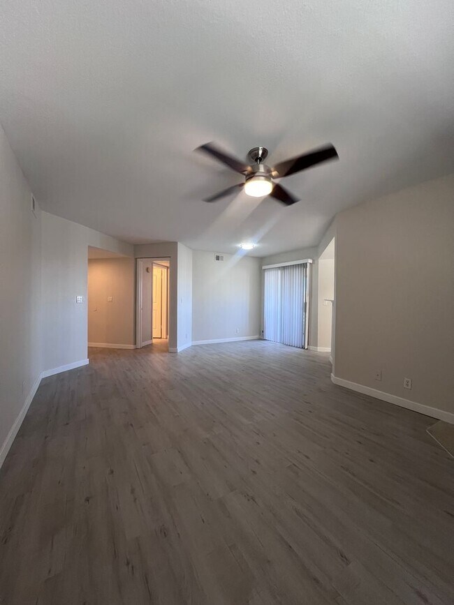 Foto del edificio - The Enclaves 3 bed 2 bath Upgraded Condo!