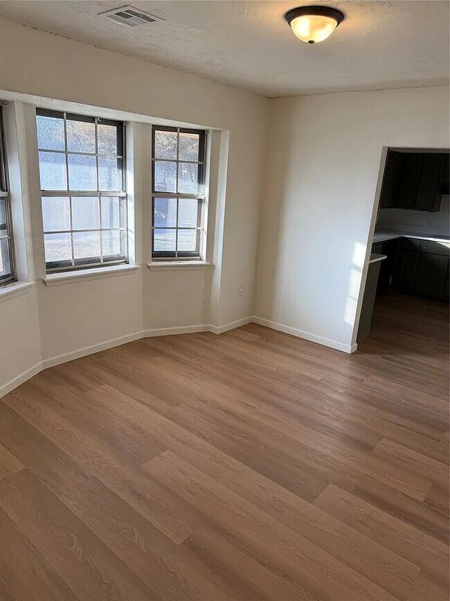 Foto del edificio - 325 S 10th St