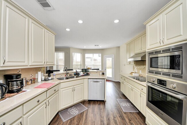 Foto del edificio - 4534 Mulberry Park Ln