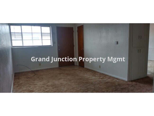 Foto del edificio - Cute 2 Bedroom Apt Near CMU