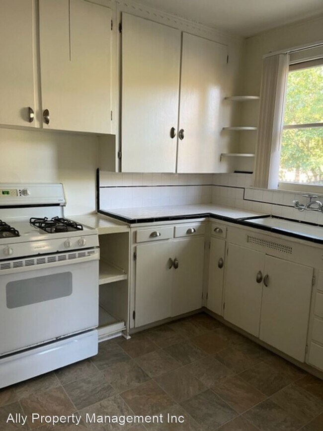 Building Photo - 2 br, 1 bath House - 216 I Street