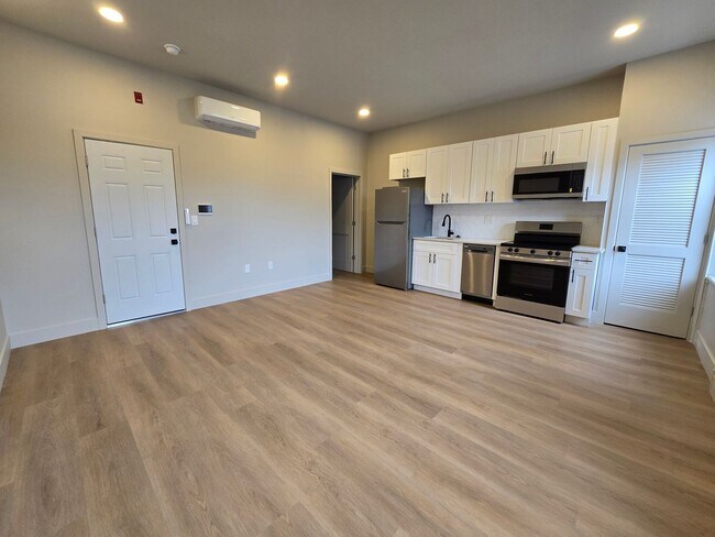Building Photo - 2018 Spring Garden St
