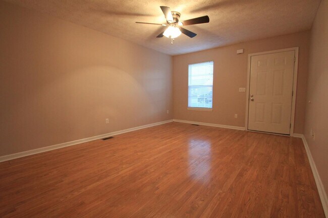 Foto del edificio - 838 Cobbler Ln