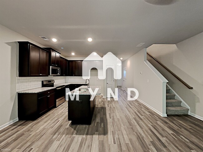 Building Photo - 3 br, 2.5 bath Townhome - 4940 Lower Elm S...