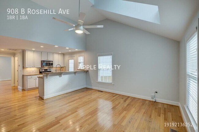 Foto del edificio - 908-B Rosehill - Available Now!