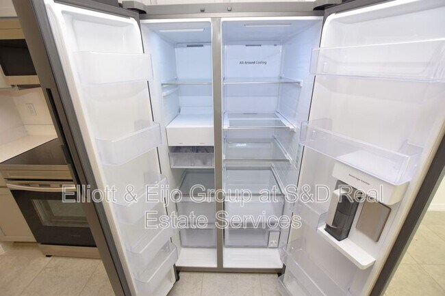 Foto del edificio - 3649 Majestic Dr