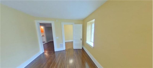 Building Photo - 580 Seneca Pkwy