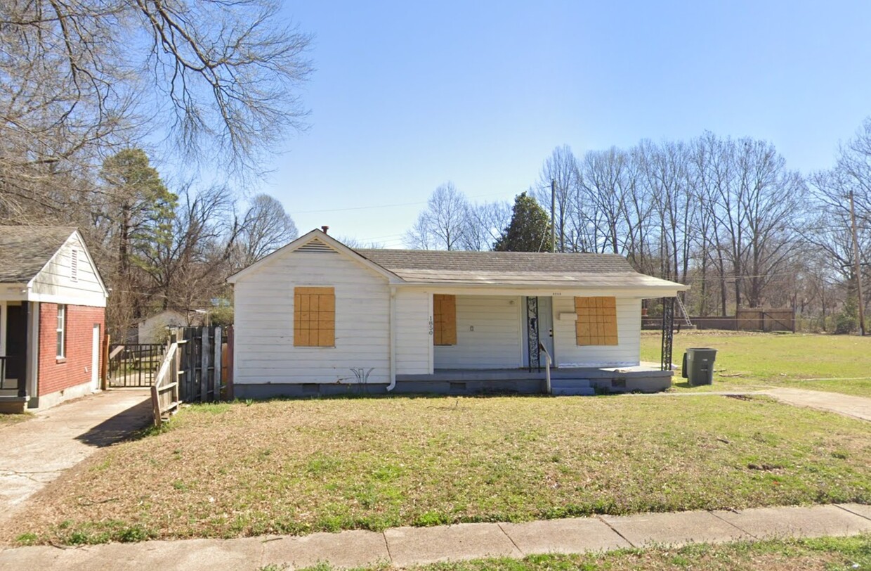 Primary Photo - 1850 Davis Cir