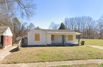 Building Photo - 1850 Davis Cir