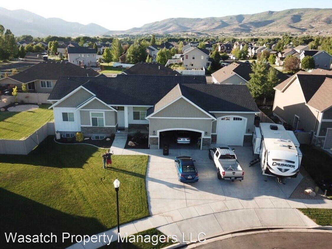 6 br, 3.5 bath House - 939 E. 650 S. - 6 br, 3.5 bath House - 939 E.  650 S.