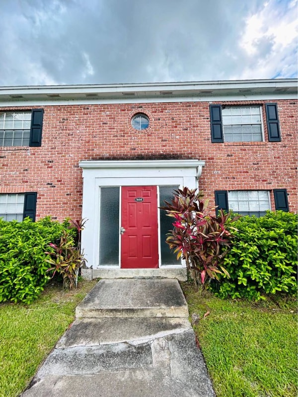 Primary Photo - 1400 Holden Ave