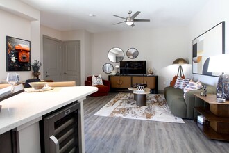 Building Photo - Notting Hill Apartments