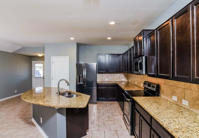 Foto del edificio - 7132 Ranch Hill Dr