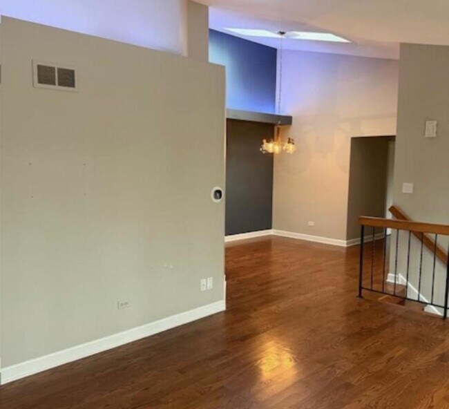 Foto del edificio - 9334 Drummond Dr