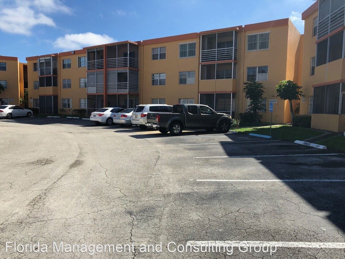 Primary Photo - 1 br, 1.5 bath House - 4374 NW 9 Ave # 18-2C