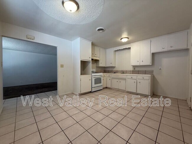 Foto del edificio - 507 Tyler St
