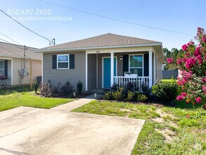 Building Photo - 8921 Camshire Cir