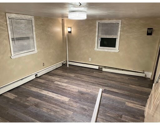 Building Photo - 82 Waterhill St