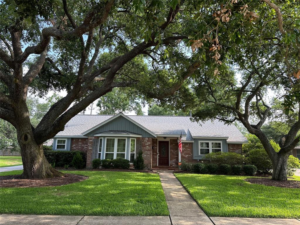 Foto principal - 523 Misty Lake Dr