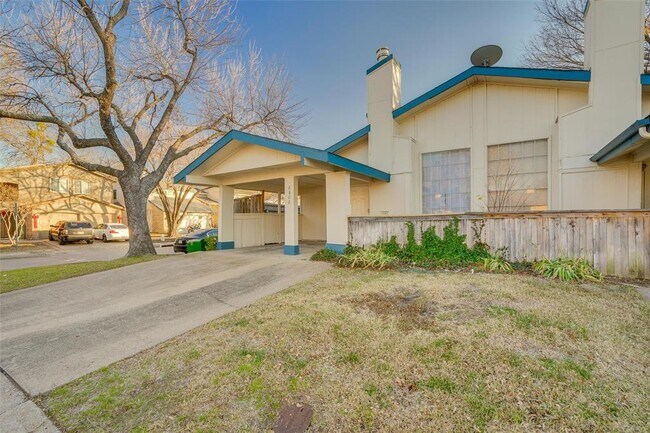 Building Photo - 2802 Nova Dr