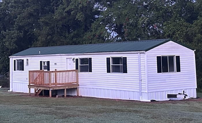 Primary Photo - Remodeled Mobile Home near Broadway Lake!