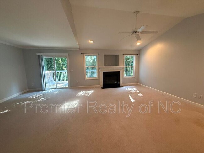 Foto del edificio - 605 Westpark Ct