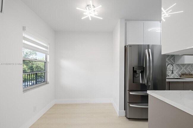 Foto del edificio - 12501 SW 14th St