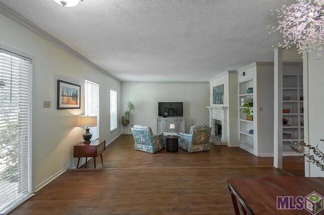 Foto del edificio - 8155 Jefferson Hwy
