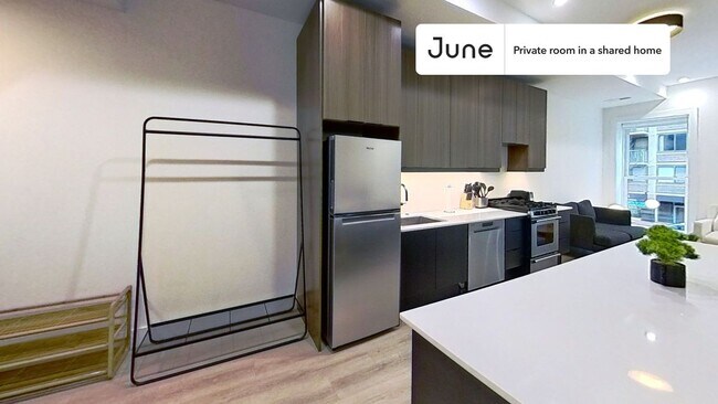 Foto del edificio - Room in Shared 4 bed/2 bath home