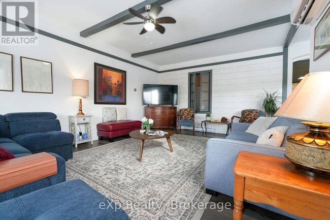 Building Photo - 72 Sykes St N