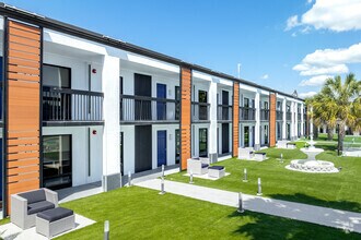 Building Photo - The Jade