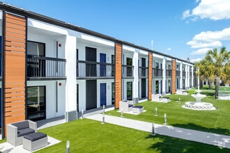 Building Photo - The Jade