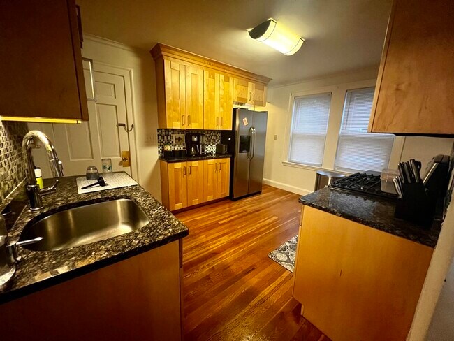 Building Photo - 17-19 Zeller St