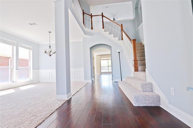 Foto del edificio - 5029 Forest Lawn Dr