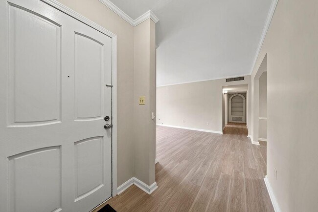 Building Photo - 103 La Rue Pl NW