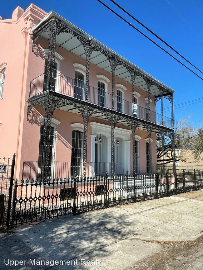Building Photo - 2 br, 1 bath Apartment - 2103- 05 Baronne ...