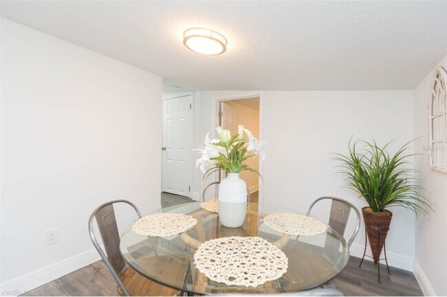 Building Photo - 3 br, 2 bath House - 502 E Cluster Avenue