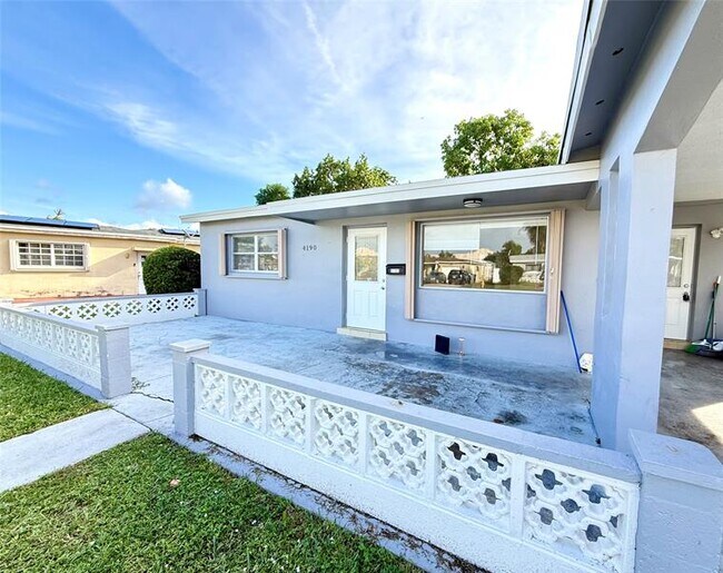 Foto del edificio - 4190 NW 45th St