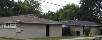 Primary Photo - 5145 Higgins St