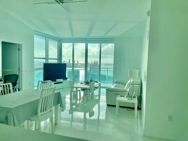 Foto del edificio - 950 Brickell Bay Dr