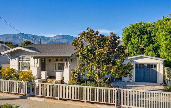 Building Photo - 1208 Castillo St