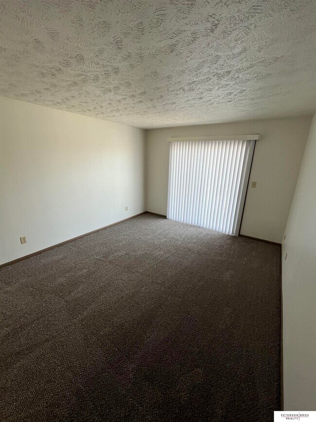 Foto del edificio - 8252 S 48th St