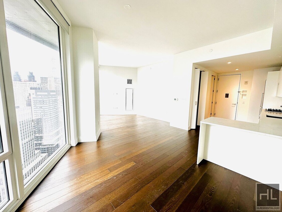 Primary Photo - East 44th Street / Amazing 1-Bed 1-Bath / ...