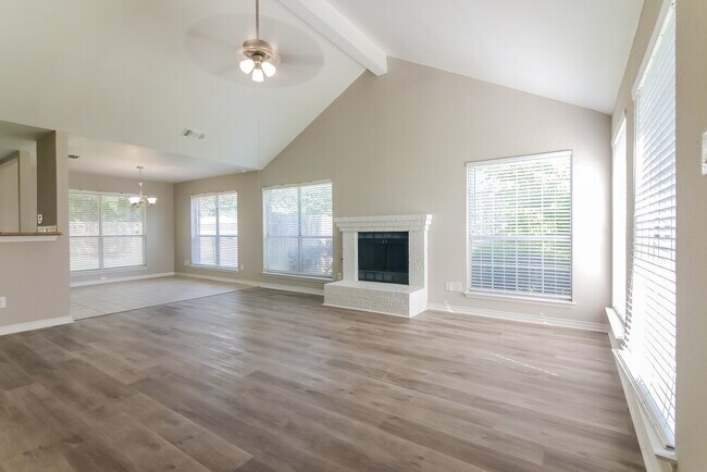 Building Photo - 4978 Briar Oaks Ln