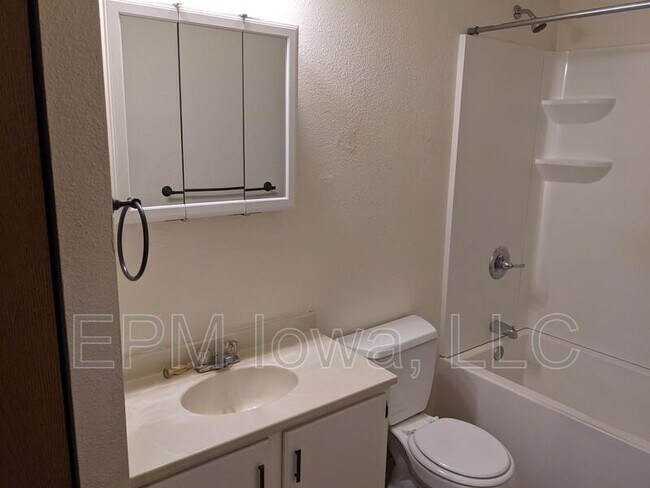 Foto del edificio - 101 16th Ave NW